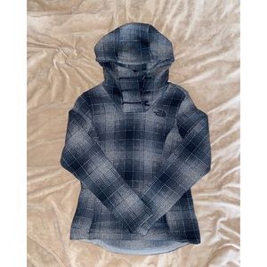 The North Face grey with black pattern jacket, Size: XS/TP